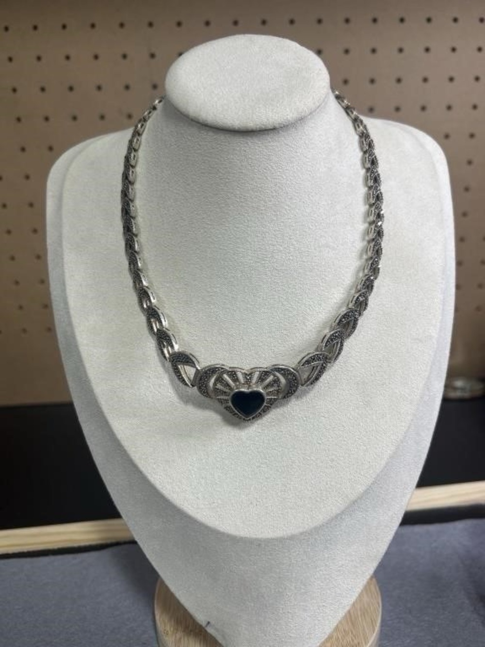VINTAGE 16” STERLING SILVER MARCASITE ONYX HEART PENDANT NECKLACE 925
